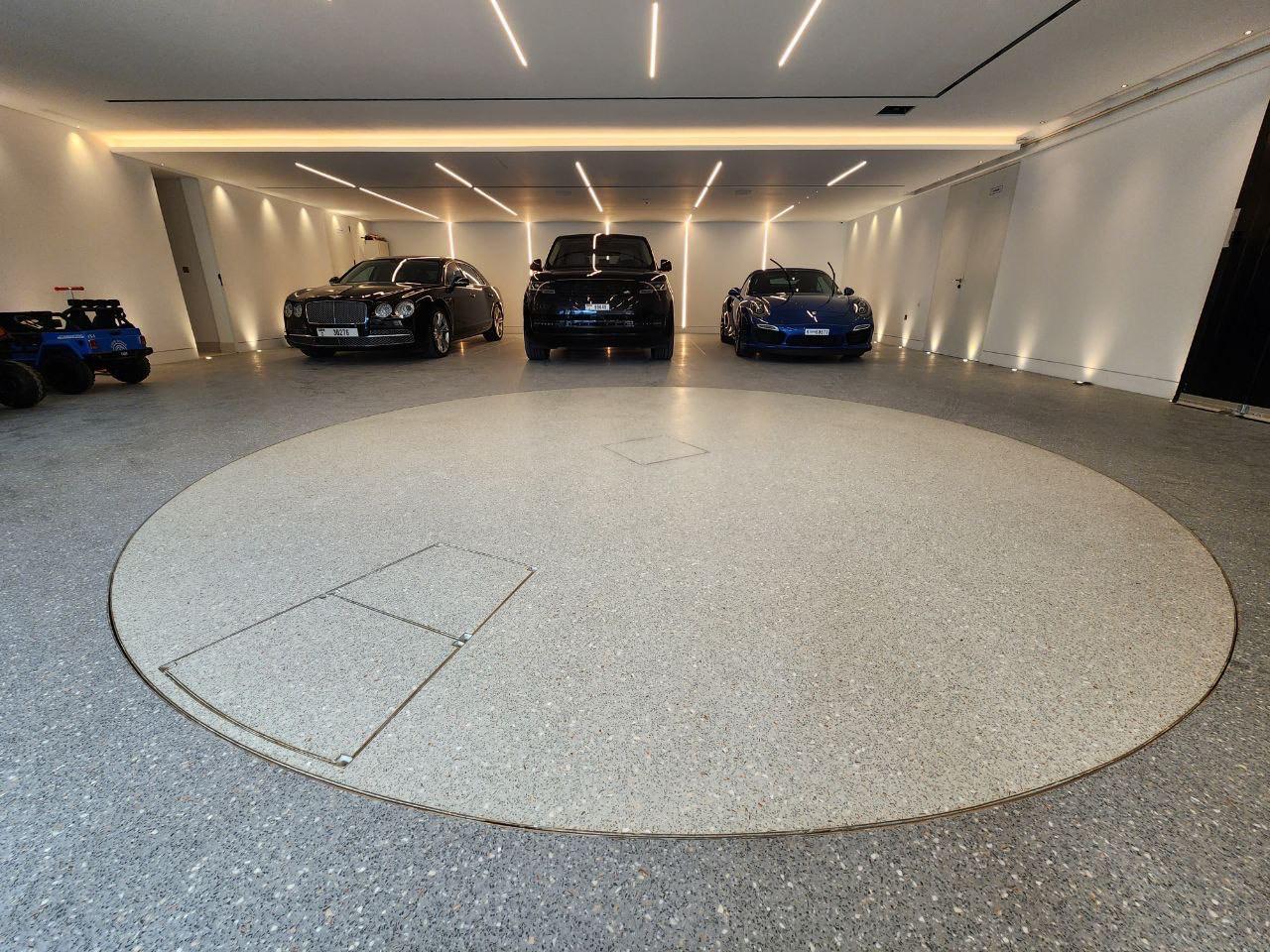 Car Showroom in Dubai