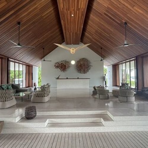 LOBBY LOUNGE 2