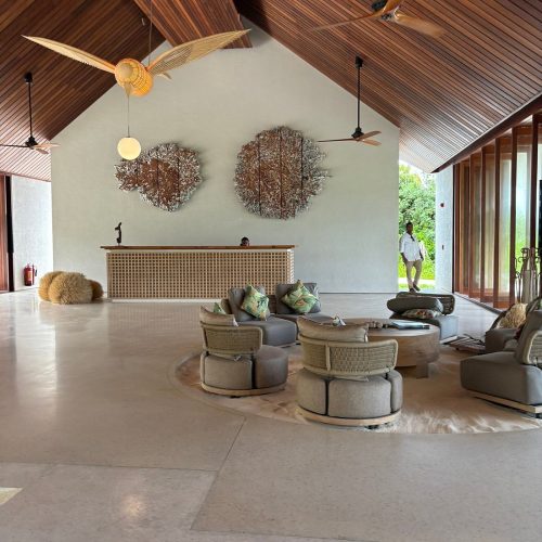 LOBBY LOUNGE 3